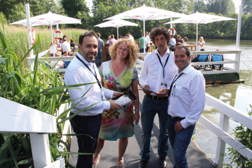 ?AIDA-Lounge?im VIP-Bereich der GERRY WEBER OPEN verfügte auchüber WLAN Zweiter v.r.: S. Biehr, GF