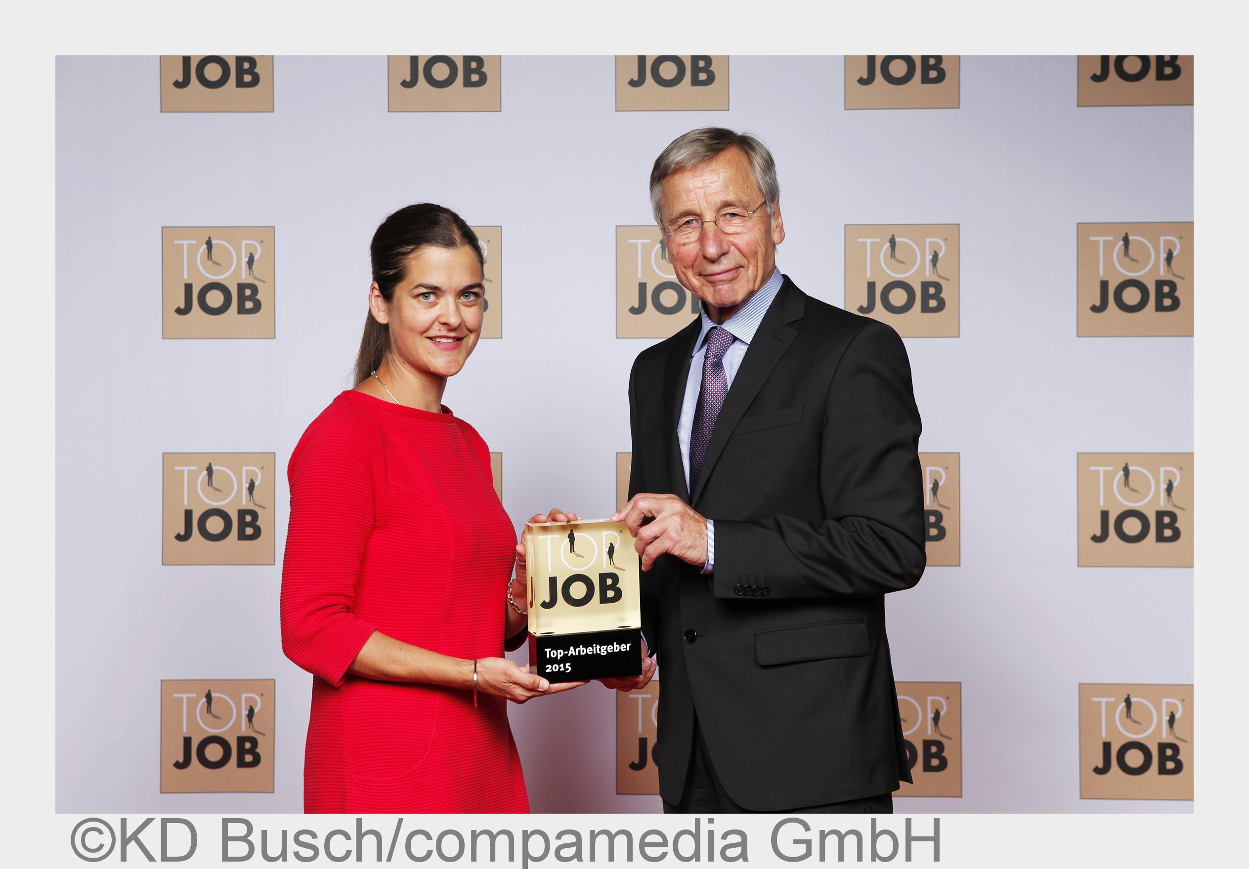 Übergabe des TOP JOB Gütesiegels an Schwäbisch Media (Bildquelle: KD Busch/compamedia GmbH) Übergabe des TOP JOB Gütesiegels an Schwäbisch Media (Bildquelle: KD Busch/compamedia GmbH)