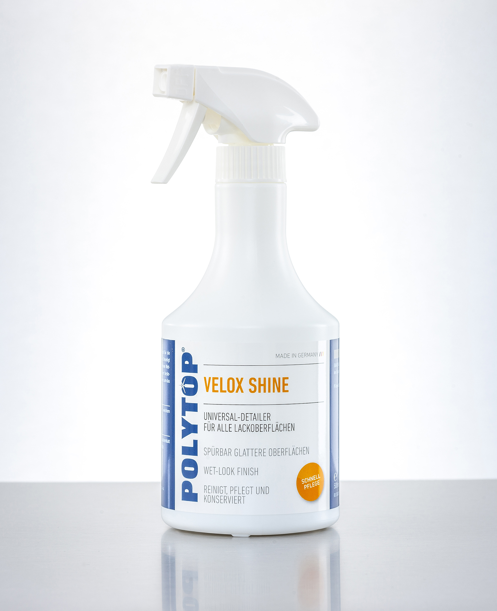Velox Shine verstärkt den Lackglanz deutlich Velox Shine verstärkt den Lackglanz deutlich