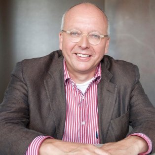 Uli Veigel ist Vorsitzender des Unternehmensbeirats der BrandMaker GmbH. Uli Veigel ist Vorsitzender des Unternehmensbeirats der BrandMaker GmbH.