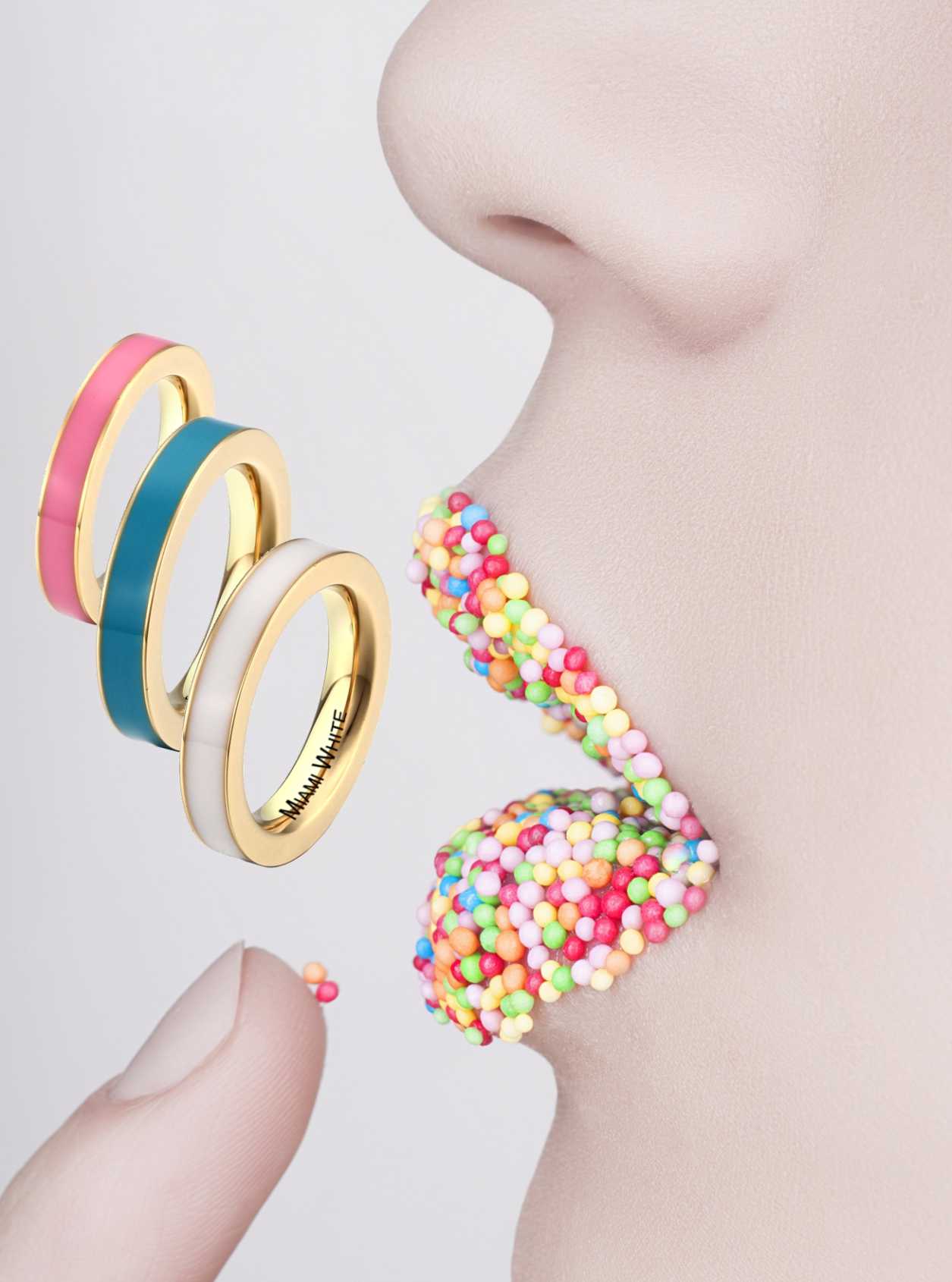 Sinnlichkeit gehört zu Modeschmuck - die aktuelle Kampagne von Miami-White, zieht die Blicke auch i Sinnlichkeit gehört zu Modeschmuck - die aktuelle Kampagne von Miami-White, zieht die Blicke auch i