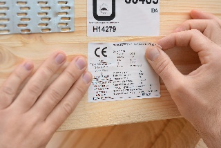 Schnoor-Produkte in EC-5-Qualität tragen das CE-Zeichen.Copyright: Ing.-Holzbau SCHNOOR, Burg