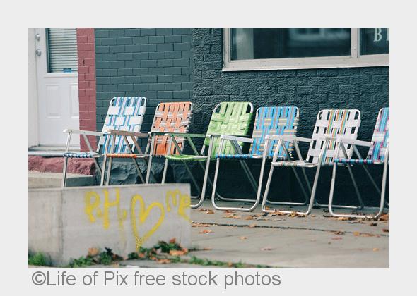 Gerade jetzt ist die richtige Zeit, sich neue Gartenmöbel zu kaufen. (Bildquelle: Life of Pix free s