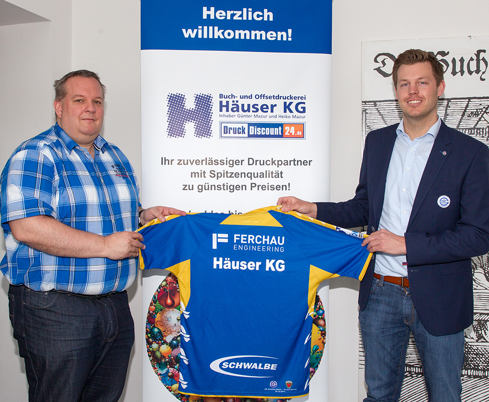 Häuser KG Trikotübergabe VfL Gummersbach Häuser KG Trikotübergabe VfL Gummersbach