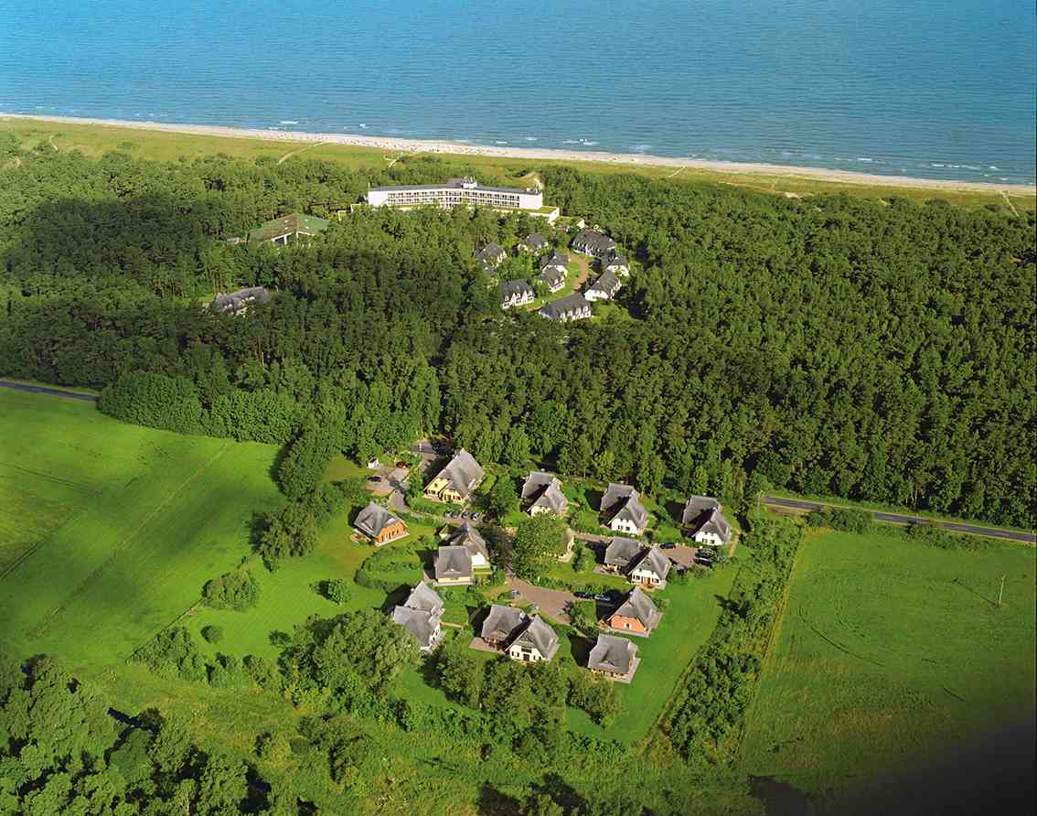 (c) Strandhotel Fischland