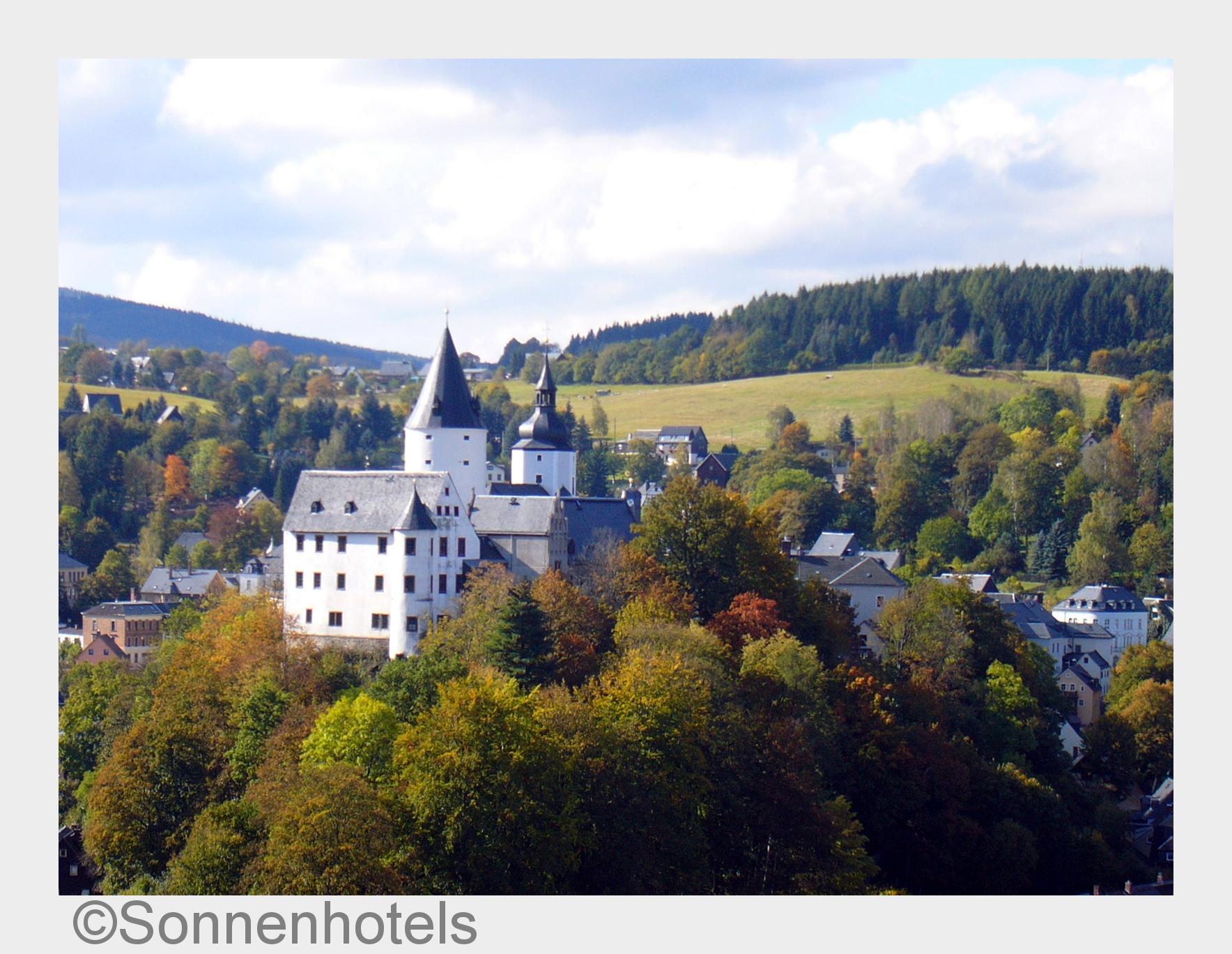 Wanderurlaub im Erzgebirge (Bildquelle: Sonnenhotels) Wanderurlaub im Erzgebirge (Bildquelle: Sonnenhotels)