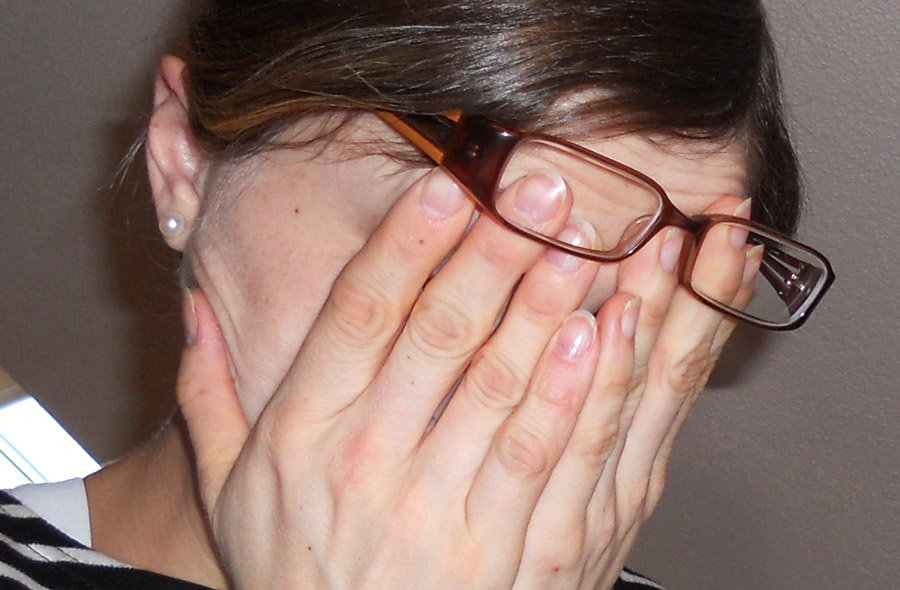 Trockene Augen durch zu wenig Tränenflüssigkeit Trockene Augen durch zu wenig Tränenflüssigkeit