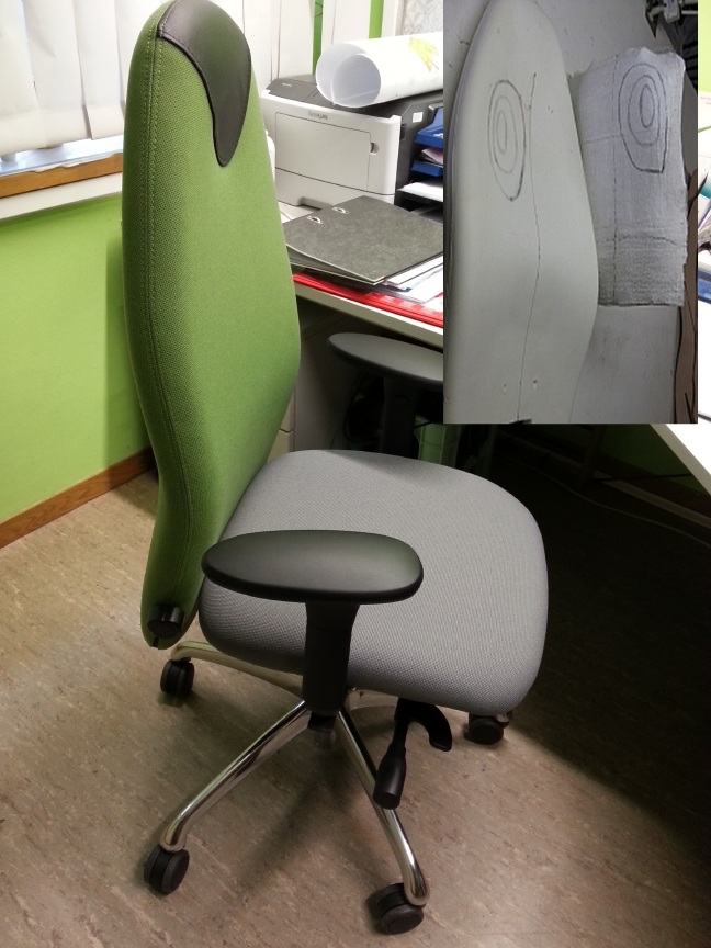 Ergonomischer Bürodrehtsuhl mit Einformung der Rückenlehne für Skoliose