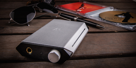 Der Acoustic Research ARUA1 sorgt für High-End-HiFi-Klang auch unterwegs an PC und Notebook.