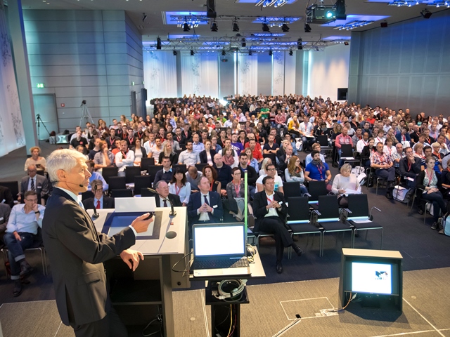 Prof. Dr. Thomas Wessinghage beim Aufstiegkongress 2014 Prof. Dr. Thomas Wessinghage beim Aufstiegkongress 2014