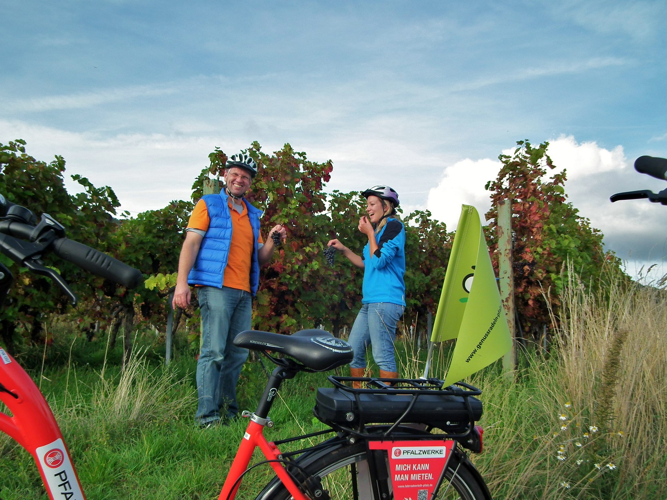 Pedelecausflug mit genussradeln-pfalz zur Weinlese an der Deutschen Weinstraße Pedelecausflug mit genussradeln-pfalz zur Weinlese an der Deutschen Weinstraße