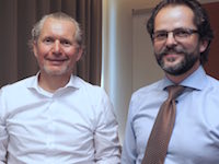 Der Referent Kurt-Georg Scheible (links) und AKZ-Verbandsvorsitzender Manfred Roth (Foto: AKZ). Der Referent Kurt-Georg Scheible (links) und AKZ-Verbandsvorsitzender Manfred Roth (Foto: AKZ).
