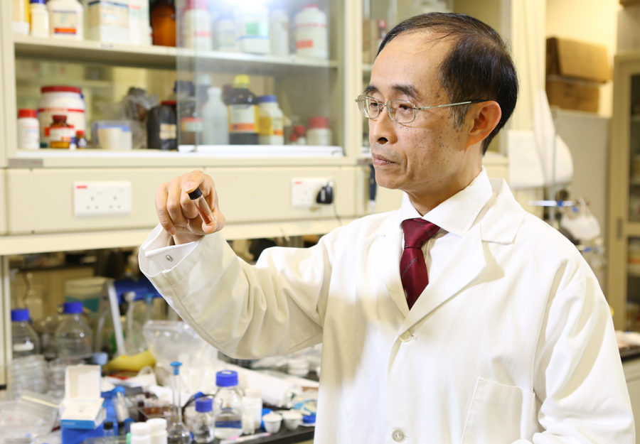 Professor Jimmy Yu leitet das 