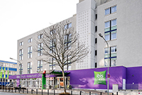 Mit der S-Bahn nur sechs Minuten vom Frankfurter Zentrum entfernt – das ibis Styles. Mit der S-Bahn nur sechs Minuten vom Frankfurter Zentrum entfernt – das ibis Styles.