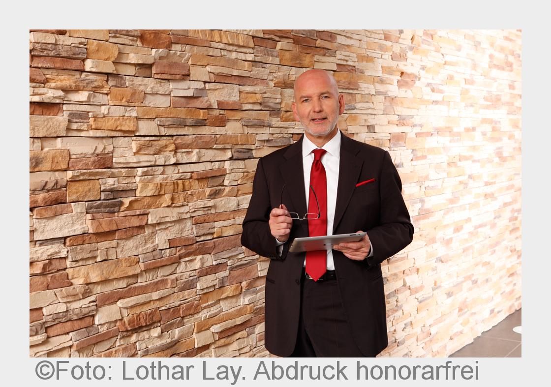 Vertriebscoach Lothar Lay: Mehr Umsatz, bessere Preise, neue Kunden (Bildquelle: Foto: Lothar Lay. A Vertriebscoach Lothar Lay: Mehr Umsatz, bessere Preise, neue Kunden (Bildquelle: Foto: Lothar Lay. A