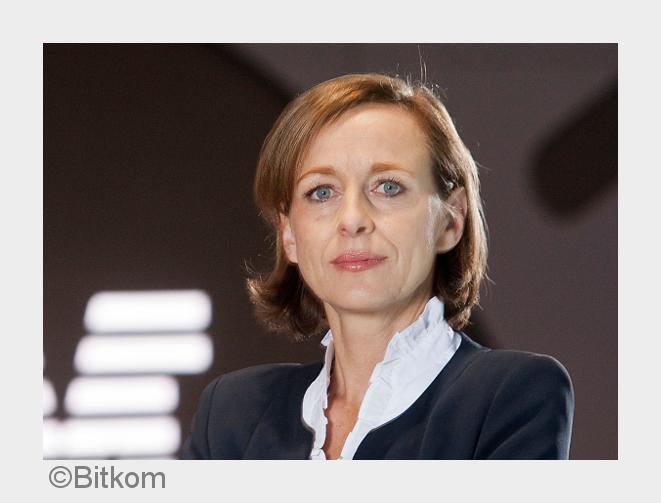 Martina Koederitz vom Bitkom spricht auf dem carIT-Kongress 2015. (Bildquelle: Bitkom) Martina Koederitz vom Bitkom spricht auf dem carIT-Kongress 2015. (Bildquelle: Bitkom)