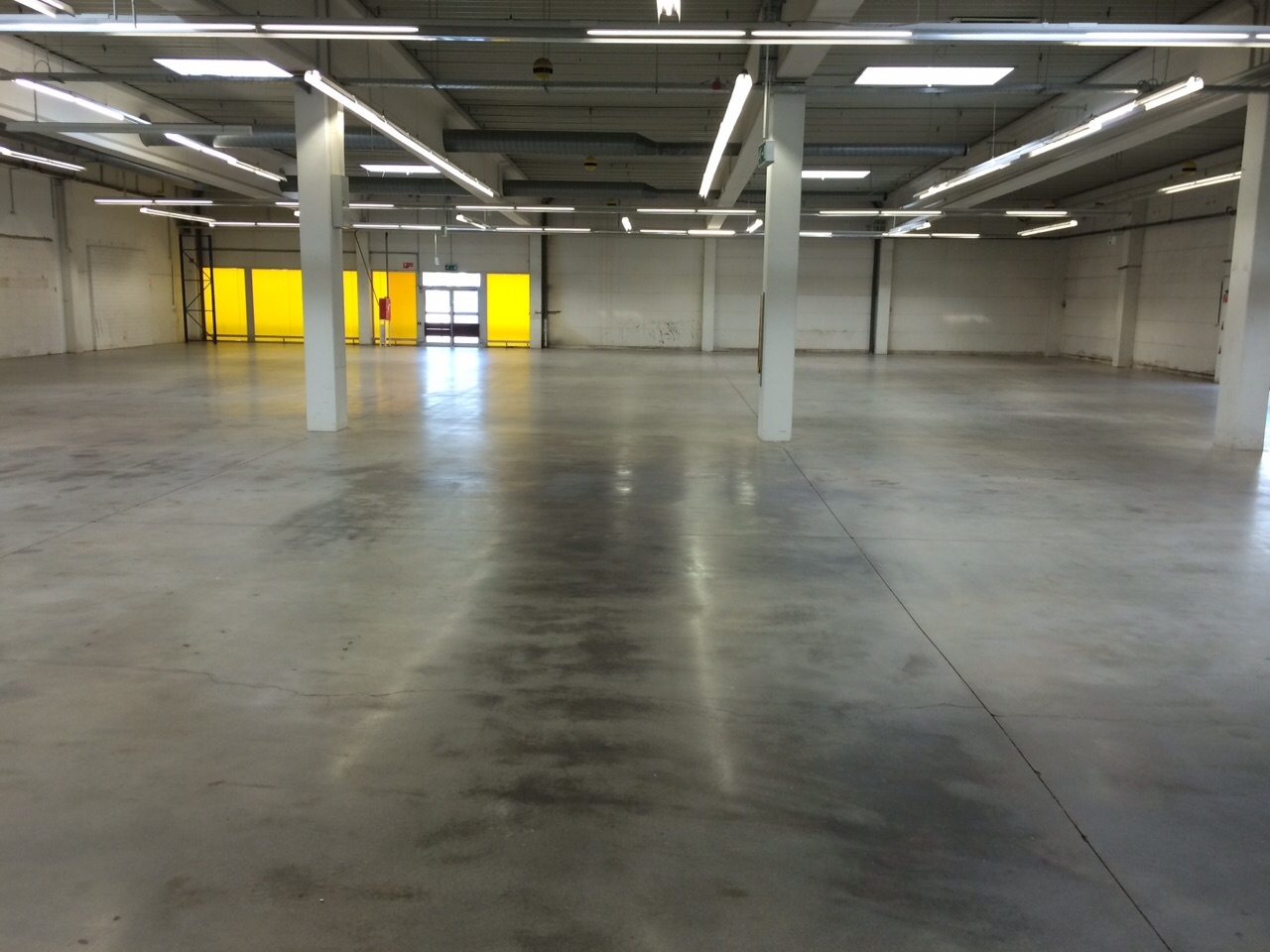 Alter Boden, neuer Glanz - frisch mit Sinnofloor CW 2in1 beschichtet - (c) Sinnotec Wiesbaden 2015 Alter Boden, neuer Glanz - frisch mit Sinnofloor CW 2in1 beschichtet - (c) Sinnotec Wiesbaden 2015