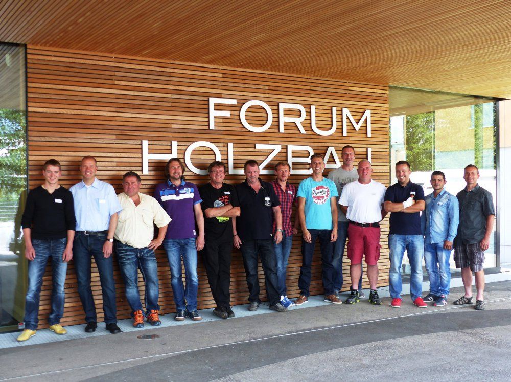 Bauen mit Holz erfordert echte Könner (c) Achim Zielke für den GIN, Ostfildern; www.nagelplatten.de Bauen mit Holz erfordert echte Könner (c) Achim Zielke für den GIN, Ostfildern; www.nagelplatten.de