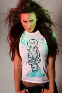 Space Rabbit Design T-Shirt aus 100 % Bio-Baumwolle Space Rabbit Design T-Shirt aus 100 % Bio-Baumwolle