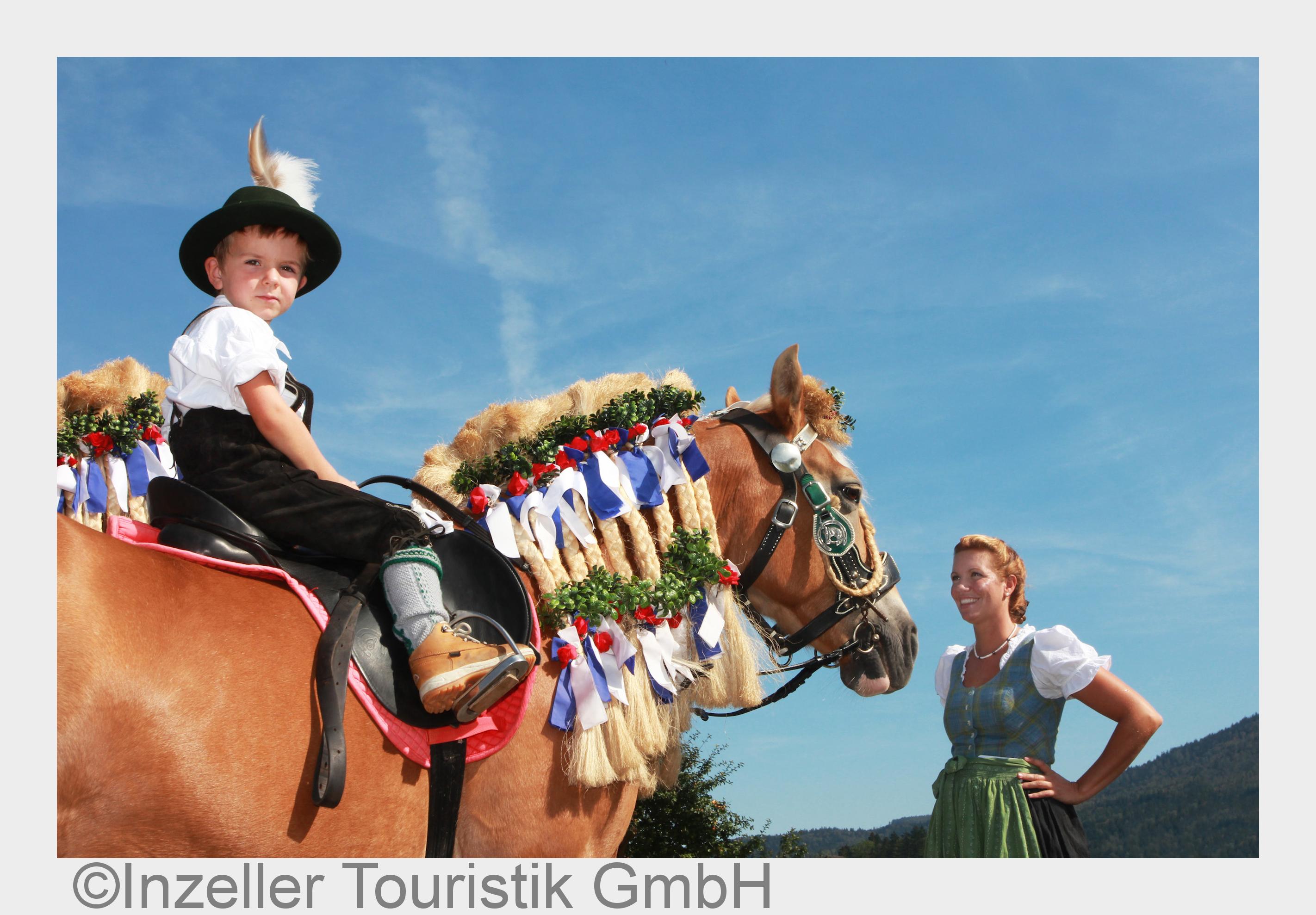 Inzell, Michaeliritt - Ein Spaßfür Großund Klein (Bildquelle: Inzeller Touristik GmbH) Inzell, Michaeliritt - Ein Spaßfür Großund Klein (Bildquelle: Inzeller Touristik GmbH)