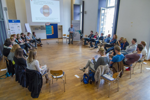 Die JuMPs auf dem Nationalen JuMP Camp des Deutschen Marketing Verbands im Schloss Mannheim Die JuMPs auf dem Nationalen JuMP Camp des Deutschen Marketing Verbands im Schloss Mannheim