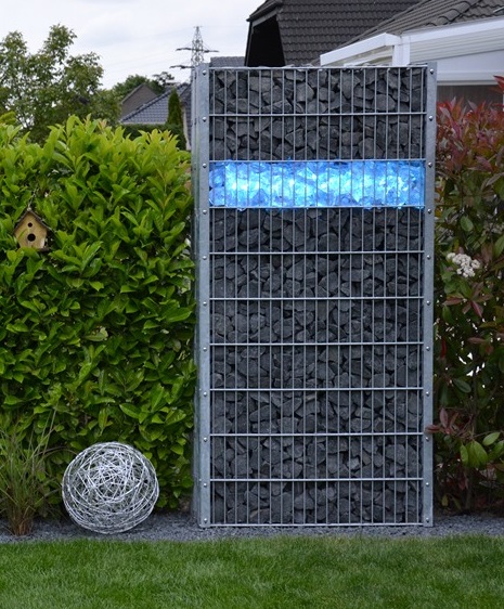 Gabionen Beleuchtung für 50cmbreites Zaunelement in blau Gabionen Beleuchtung für 50cmbreites Zaunelement in blau