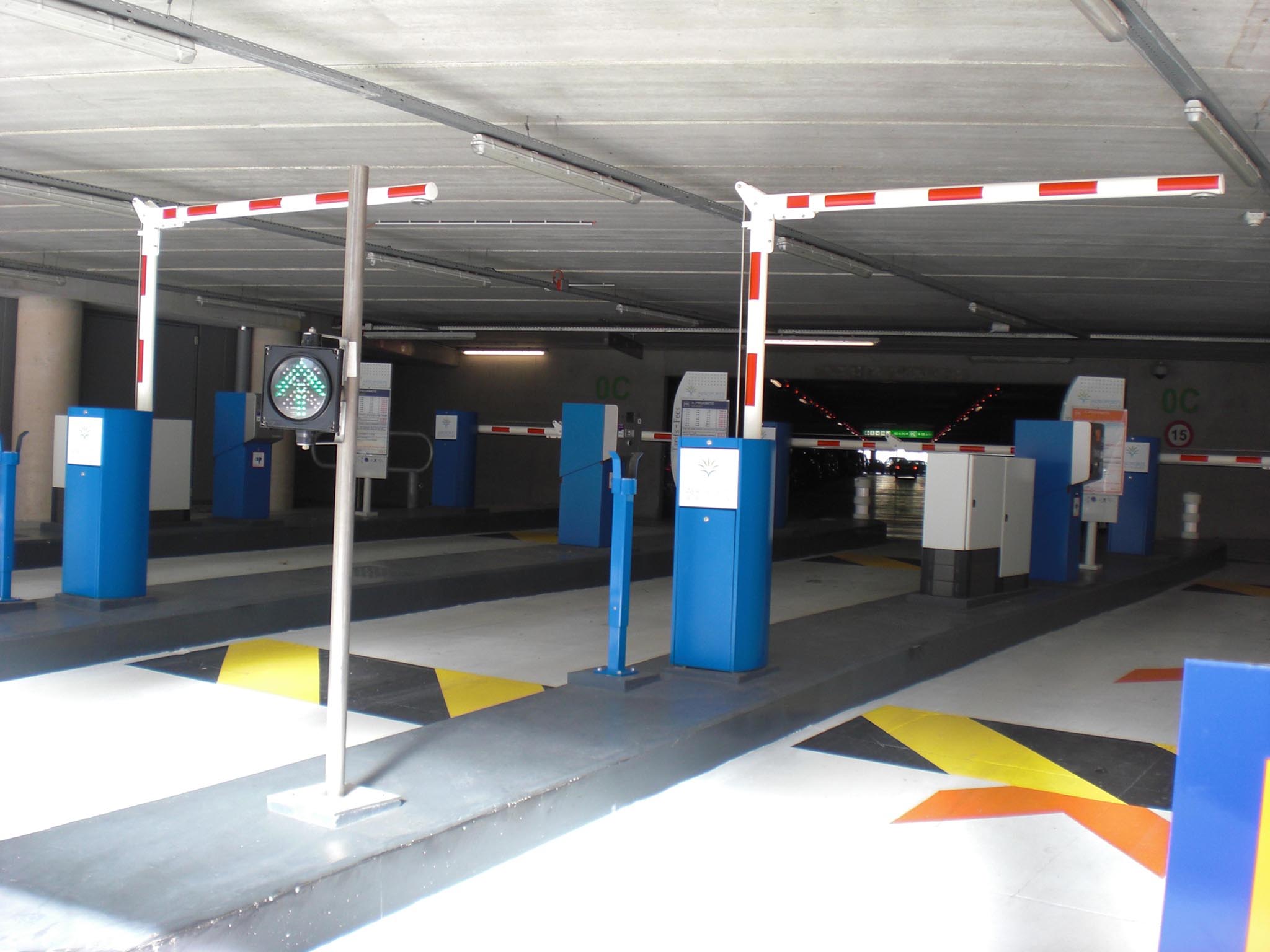 Die Schranken von Automatic Systems bei der Einfahrt zu einem Parkhaus Die Schranken von Automatic Systems bei der Einfahrt zu einem Parkhaus