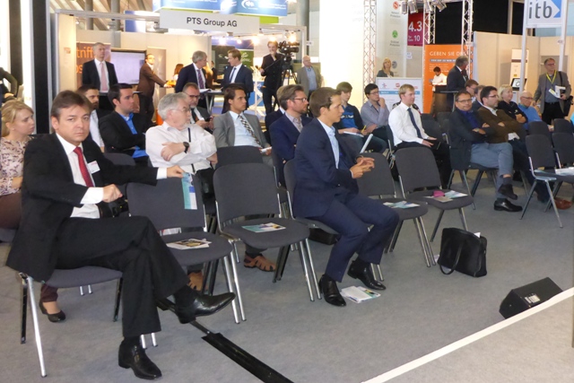 Publikum bei Podiumsdiskussion IT&Business 2014