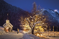Adventwanderung Kapelle (c) Atelier Oczlon (Verwöhnhotel Berghof)