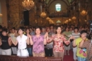 Katholiken beten in der Nantang-Kathedrale in Peking