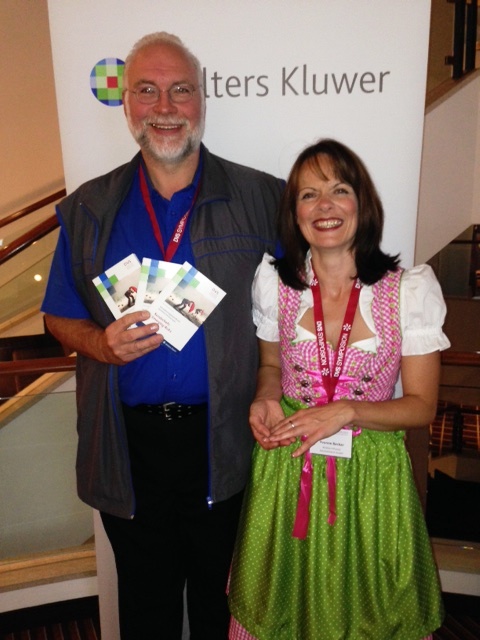 Von links: DVS-Referent Jörg Heidemann und Wolters Kluwer Verlagsleiterin Yvonne Becker Von links: DVS-Referent Jörg Heidemann und Wolters Kluwer Verlagsleiterin Yvonne Becker
