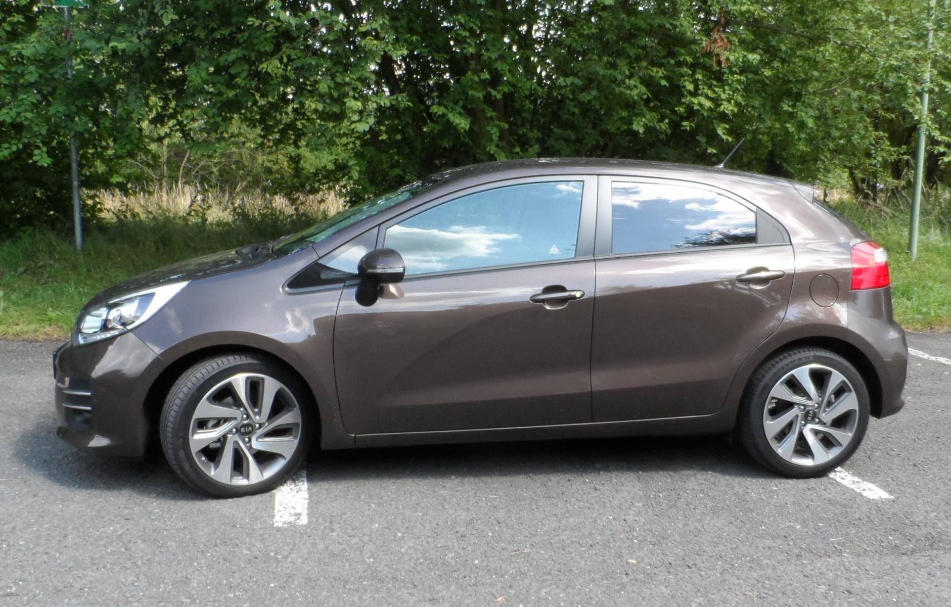 KurzeÜberhänge, schickes Styling: Kia Rio. (Foto: Presseweller)