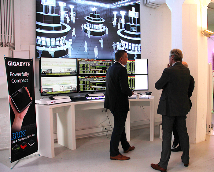Neben der LG Curved Wall gab es auch viele weitere Exponate im Innovation Center zu sehen. Neben der LG Curved Wall gab es auch viele weitere Exponate im Innovation Center zu sehen.