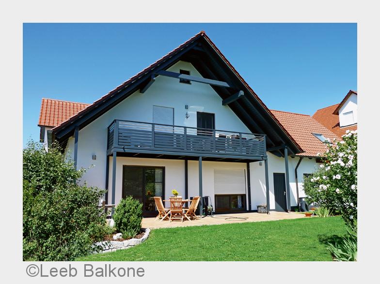Ein Anbaubalkon ist leicht angebracht und bringt einen klaren Mehrwert für das Gebäude. (Bildquelle:
