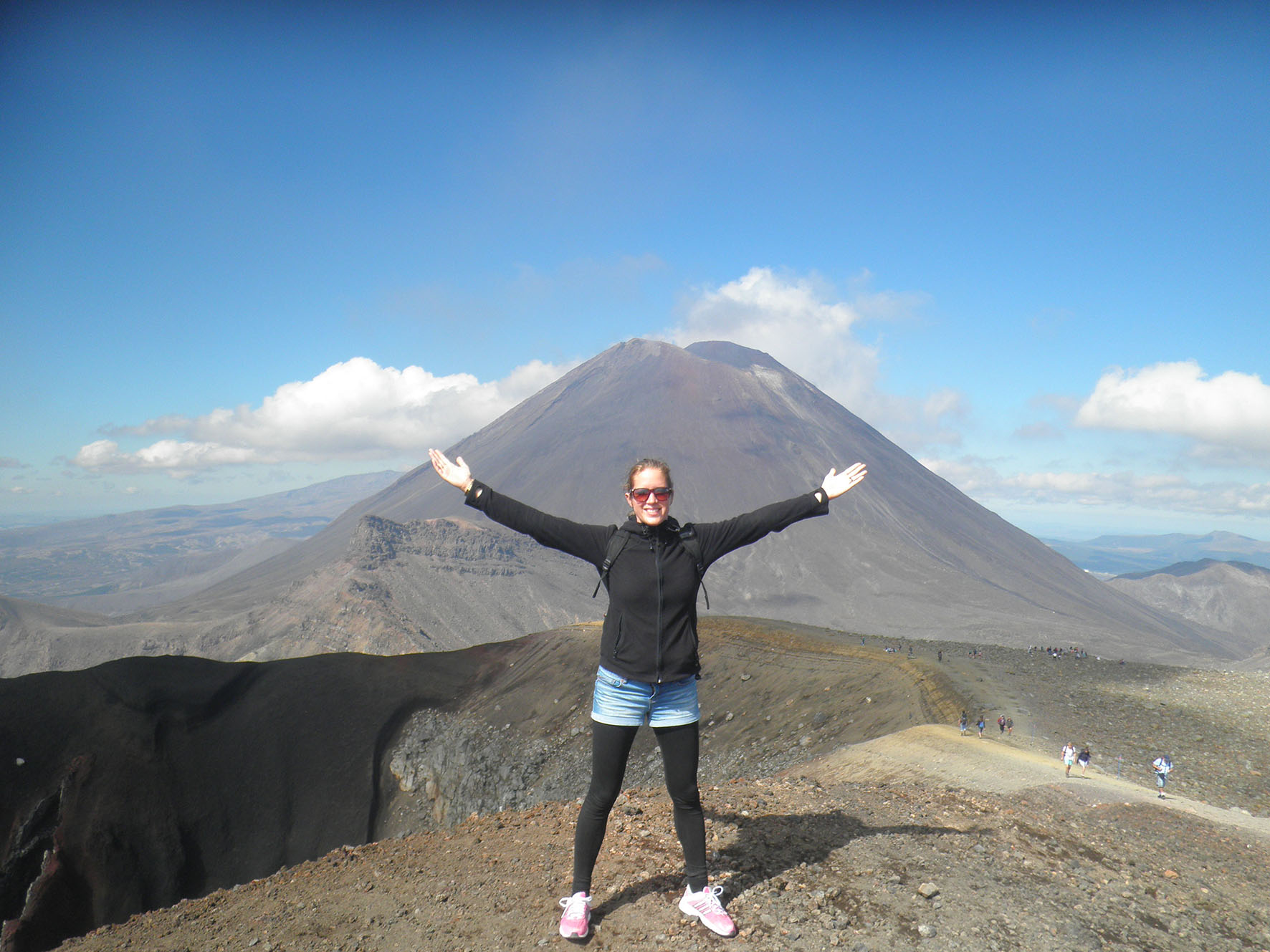Die Welt umarmen, im Tongariro Nationalpark - Zeit für Work& Travel. Die Welt umarmen, im Tongariro Nationalpark - Zeit für Work& Travel.