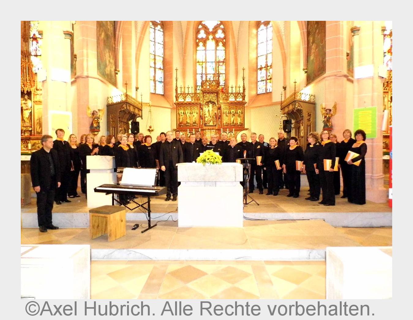 Der SonntagsChor Rheinland-Pfalz bei einem vergangenen Benefiz-Chorkonzert in Gau-Algesheim (Bildque Der SonntagsChor Rheinland-Pfalz bei einem vergangenen Benefiz-Chorkonzert in Gau-Algesheim (Bildque