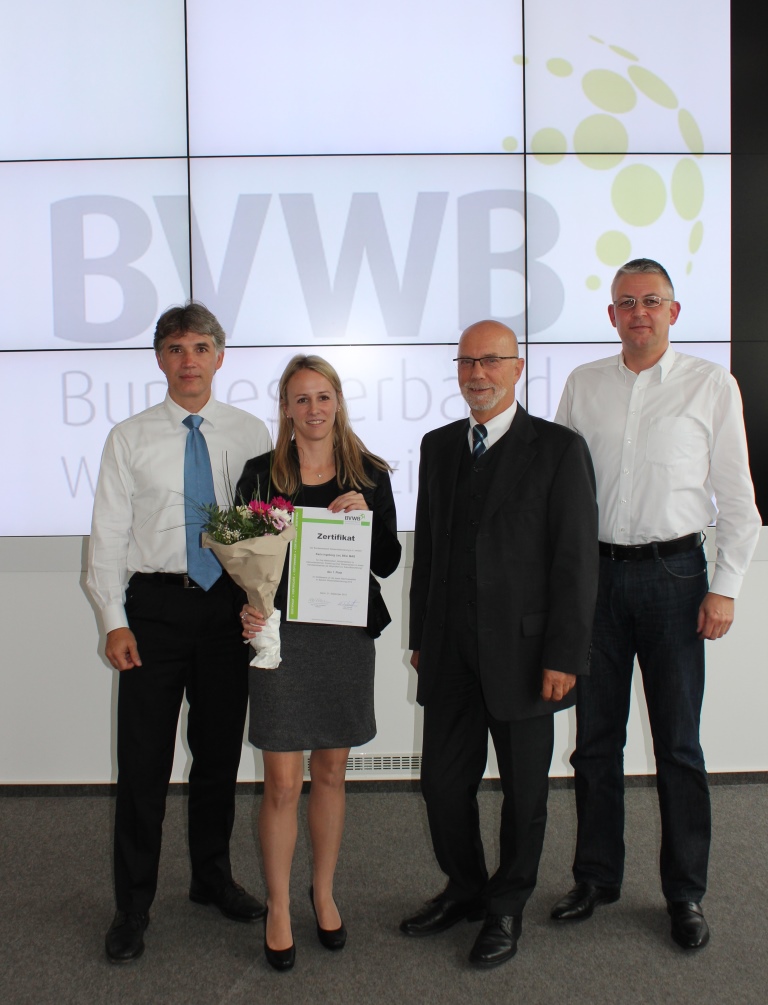 Karin List erhält die Auszeichnung im Rahmen der Mitgliederversammlung des BVWB. Karin List erhält die Auszeichnung im Rahmen der Mitgliederversammlung des BVWB.