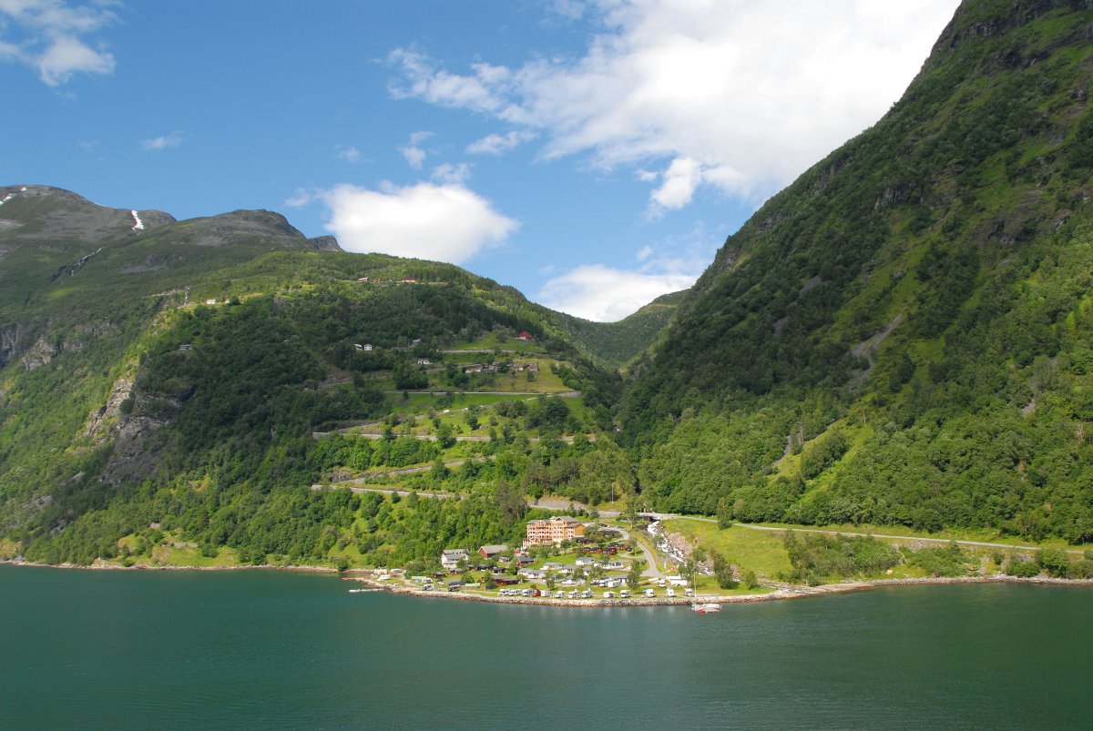 Mit Schnieder Reisen nach Skandinavien:Hier der Geiranger Fjord, Unesco-Weltkulturerbe