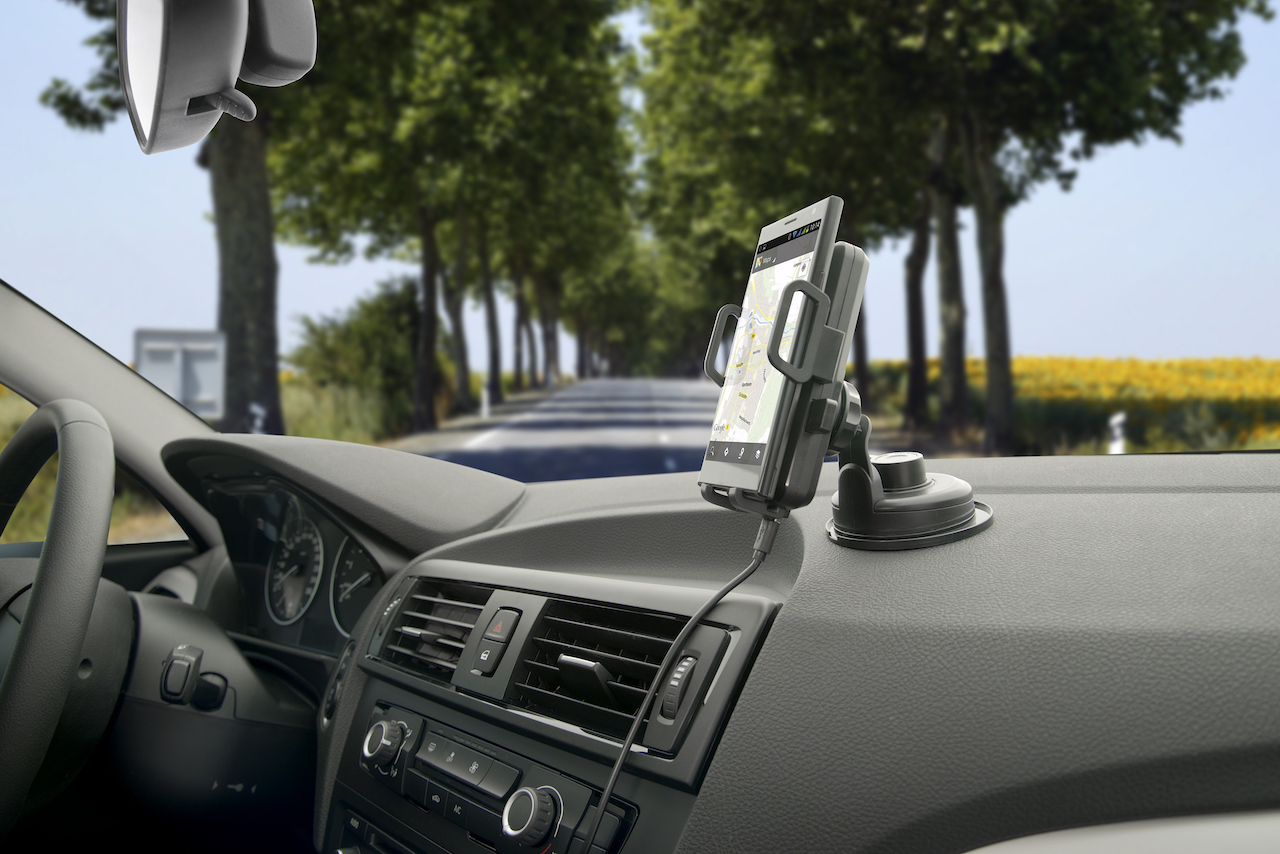 Auto-Halterung mit Qi-Ladefunktion für Smartphones Auto-Halterung mit Qi-Ladefunktion für Smartphones