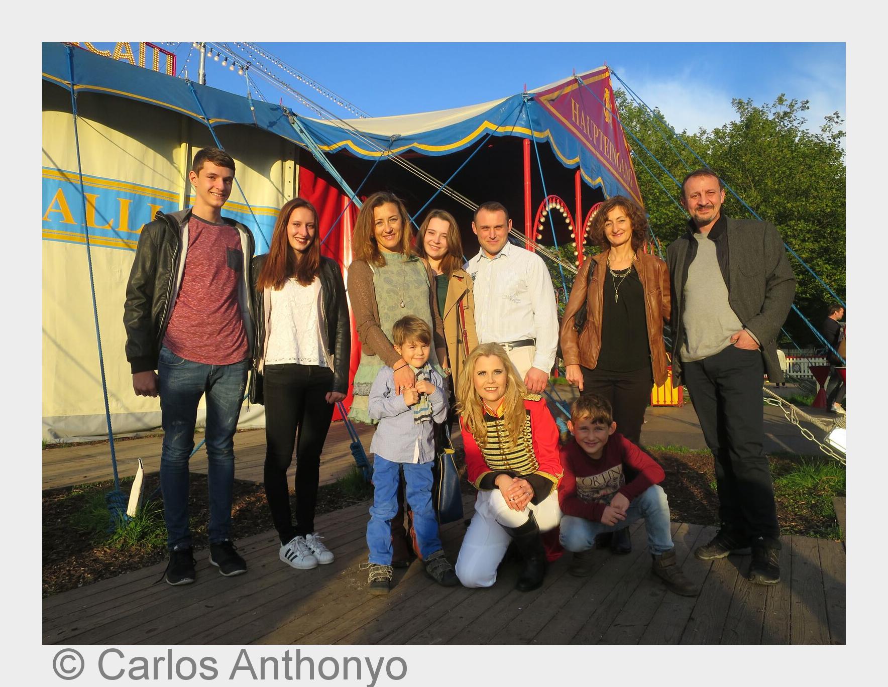 Die Schirmherrin lud dsai-Kinder und Jugendliche zu Roncalli ein (Bildquelle:©Carlos Anthonyo)