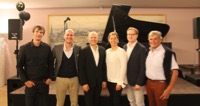 Die Initiatoren und Vertreter der sozialen Organisationen nach dem Konzert. Die Initiatoren und Vertreter der sozialen Organisationen nach dem Konzert.