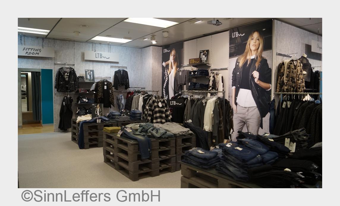 Denim-Styles von LTB auf der neuen U-eins Fläche im Untergeschoss. (Bildquelle: SinnLeffers GmbH)