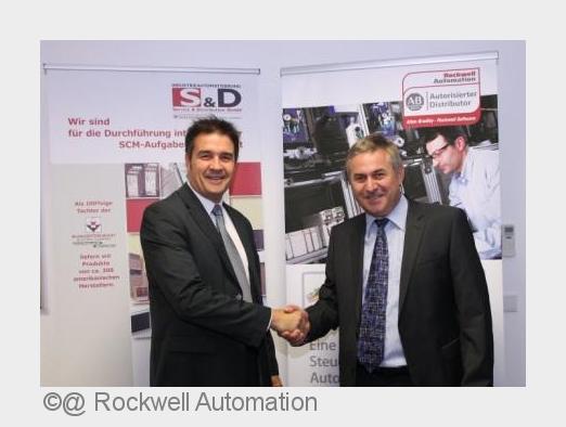 Handschlag auf eine beiderseits erfolgreiche Zusammenarbeit (Bildquelle: @ Rockwell Automation)