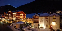 Hotelpanorama bei Nacht
