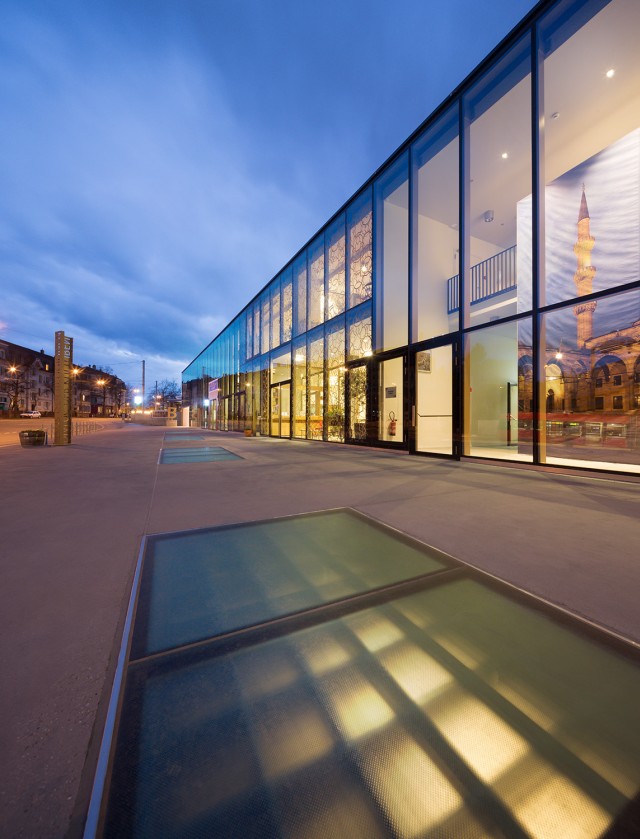 ©VETROTECH Saint-Gobain/Foto: Olaf Rohl Fassade Haus der Religionen ©VETROTECH Saint-Gobain/Foto: Olaf Rohl Fassade Haus der Religionen