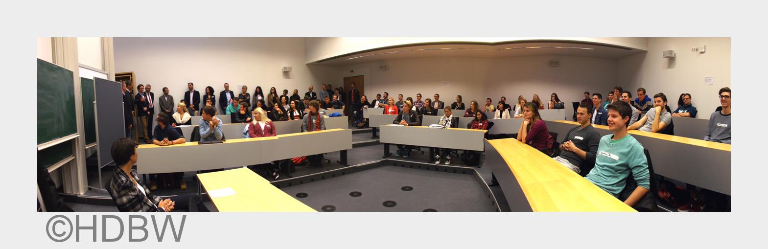 Startschuss: Ca. 80 neue Studenten beginnen an der Hochschule d. Bayerischen Wirtschaft ihr Studium. Startschuss: Ca. 80 neue Studenten beginnen an der Hochschule d. Bayerischen Wirtschaft ihr Studium.