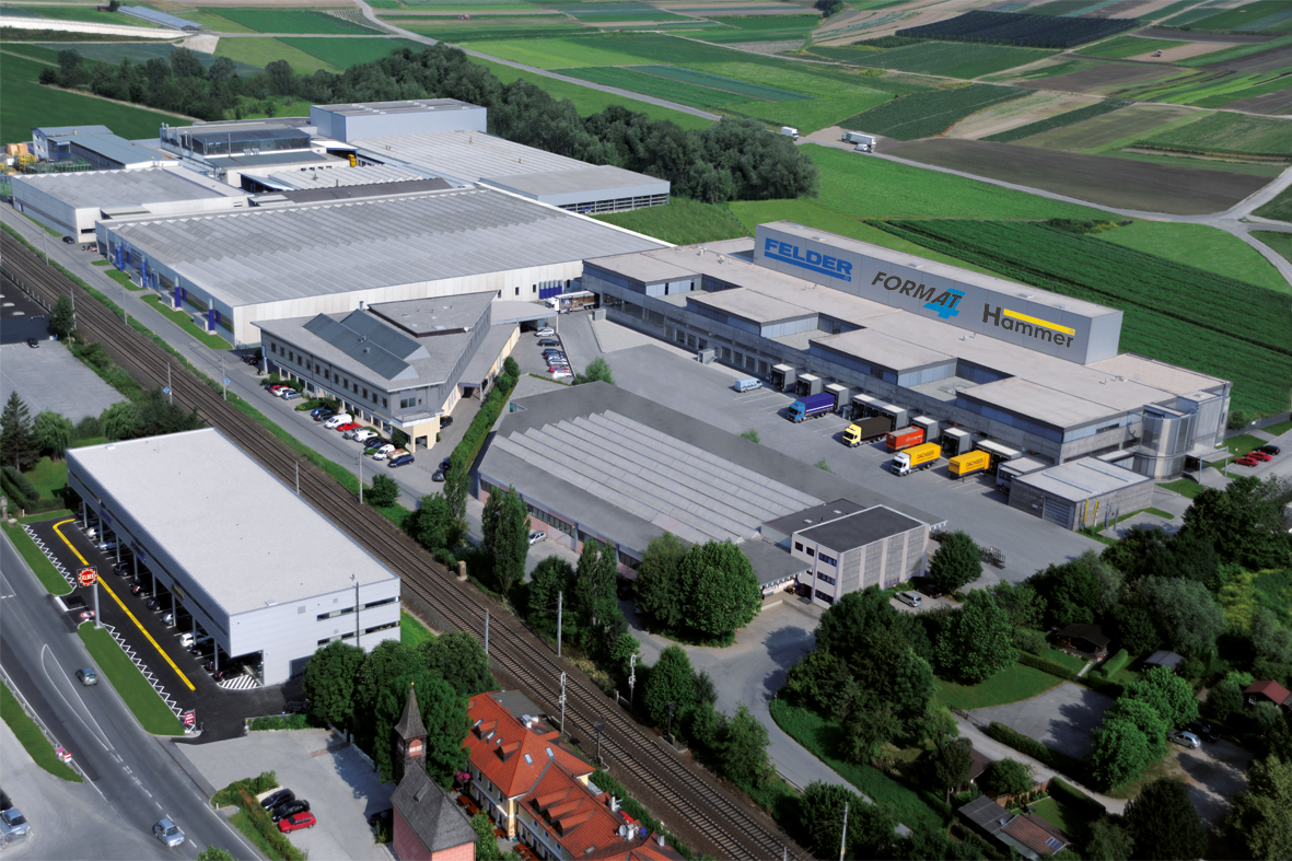 Die Produktion und Entwicklung der Holzbearbeitungsmaschinen erfolgt zu 100 Prozent im Werk in Hall 
