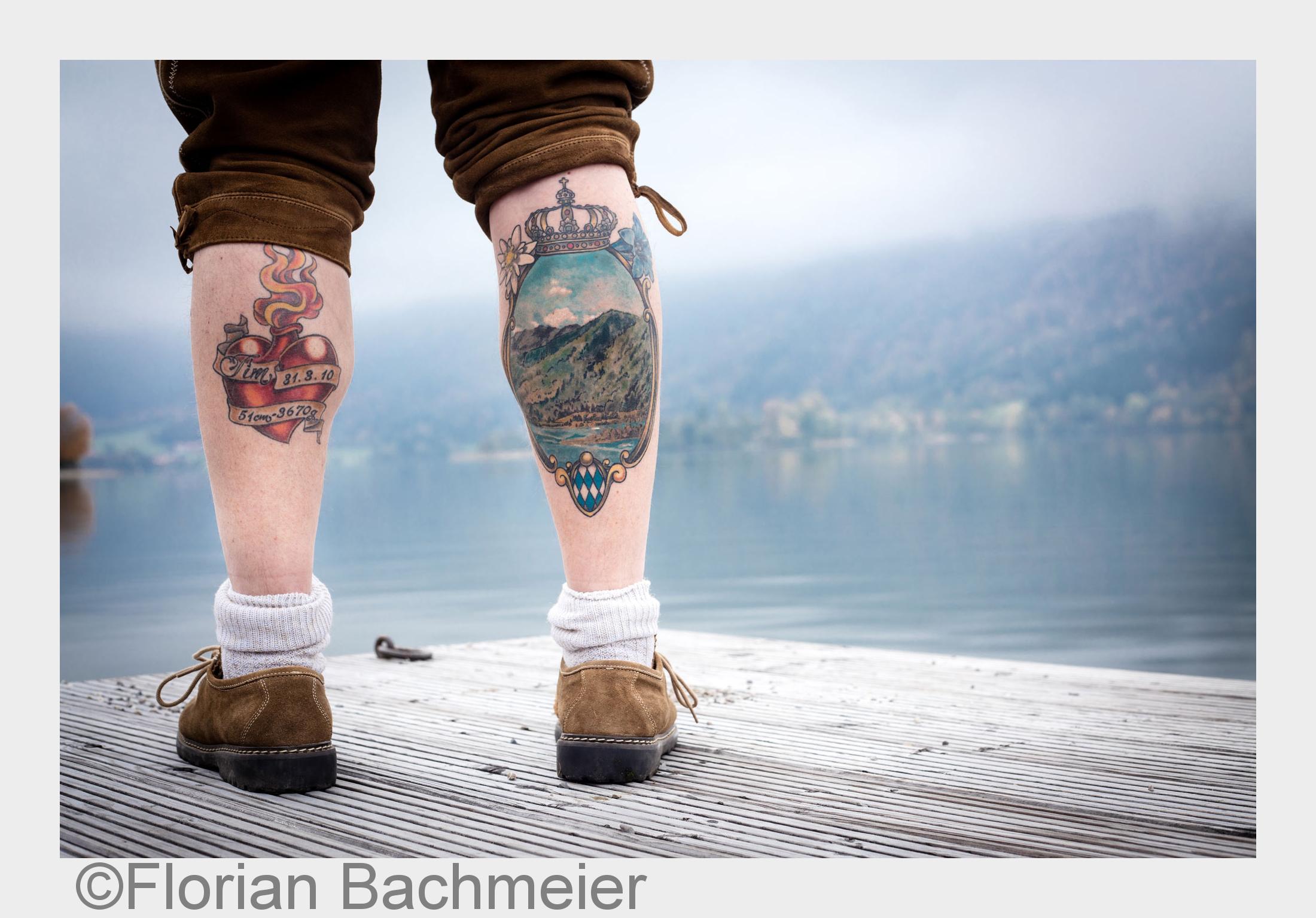 Unterfranke tätowiert sich Schliersee-Panorama auf die Wade (Bildquelle: Florian Bachmeier)