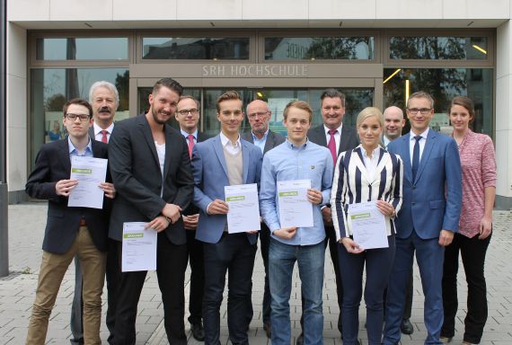 Die stolzen Stipendiaten und die Jury - Foto: SRH