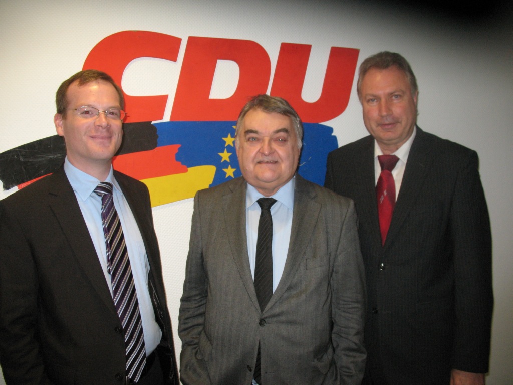 v.l.n.r.: Dr. Thomas Kiefer (VDI), Herbert Reul (MdEP), Heinz Leymann (IfKom)